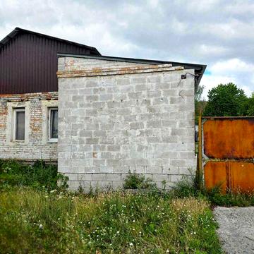 Продам дом с большим участком земли в Центре