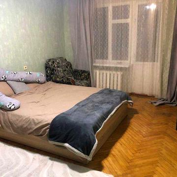 Здам 2 кк вул Ковпака, метро Палац Україна
