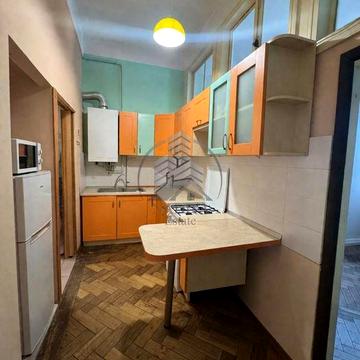 Продаж 3-кімнатної квартири по вул. Верхратського