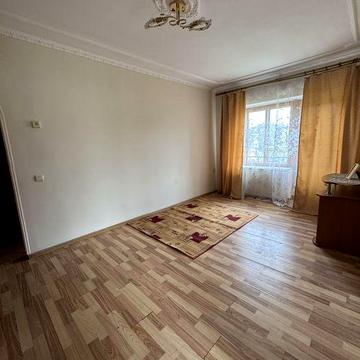 Здається в оренду трьох кімнатна квартира