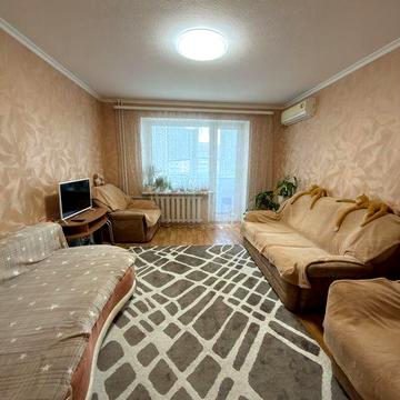 У продажу 3к квартира на Ж/М червоний камінь