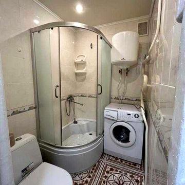 Продам 1 кім в центрі Спартак
