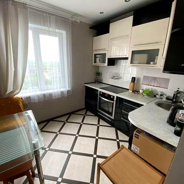 Продам 3х- ком .квартиру 17 кварт.Интернат . ЖК Жек