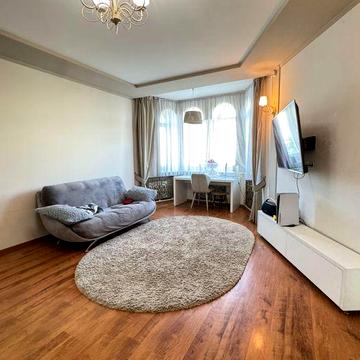 Продаж 3-кімнатної квартири з євроремонтом, Металургів