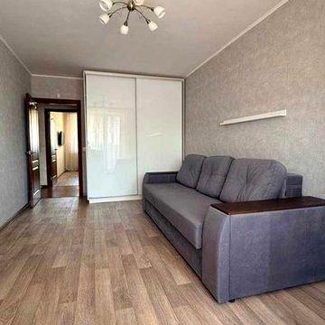 Продам 3 кв метро Салтовская   Сердюка 10 ЖК совмин