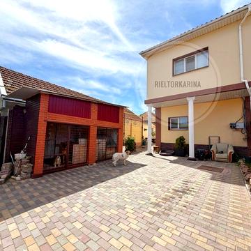 Варварівка/Веселинівський провул. 240м2 та 4 сотки землі в гарному стані