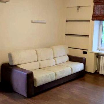 Здається 1- квартира на вул. Тополина 19