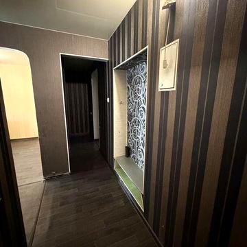 Чорноморськ , 2 кімнатна квартира  з ремонтом, 3й поверх