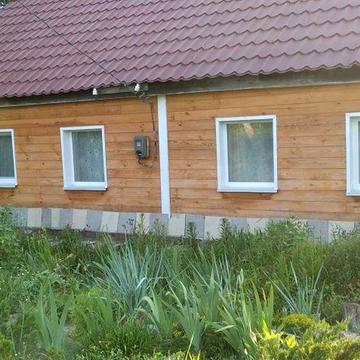 Продам хату і дві ділянки земельні  в с.Поліське Коростенский р-н