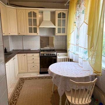 Сдам 3-х кімнатну квартиру м. Наукова, Космічна 27