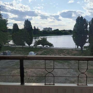 Довгострокова оренда 1-кімнатної квартири в Миргороді, вид на річку Хорол, власна тераса 15м кв, поряд міський пляж