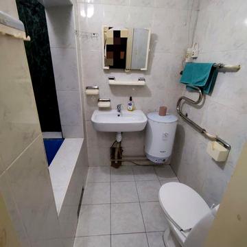 Шевченківський р н Проспект Берестейський/Перемоги/ 21 продаю 2 кімнат квартиру з меблями і техникою Без КОМІСІЇ