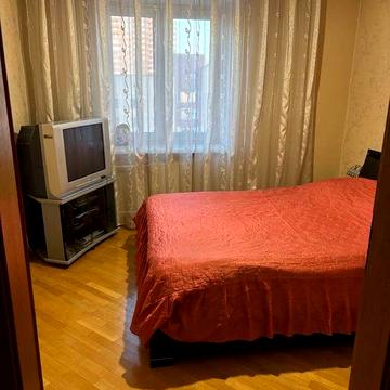 Продаж 3-кімнатної квартири на Оболоні, вул. Левка Лукʼяненка 2-М