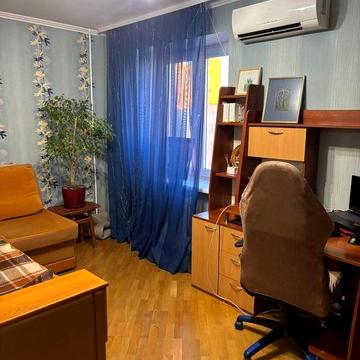 Продаж 3-кімнатної квартири на Оболоні, вул. Левка Лукʼяненка 2-М