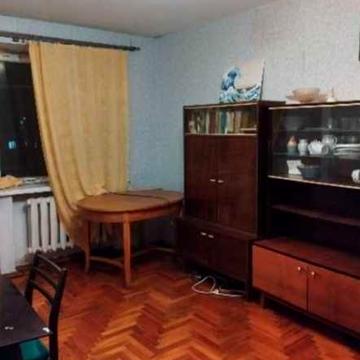 Сдам 1 к. кв. 5/5 в центре Космоса