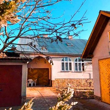 2-поверховий будинок 251 м² з 2 окремими входами | 3 гаражі | 9.2 сот | сад, город