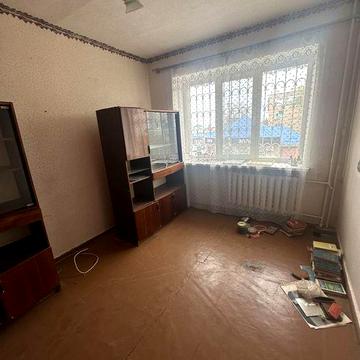 Продам 3-х кімнатну квартиру в центрі м. Лозова