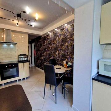 Продам лучшую квартиру с ремонтом жм Покровский 3 єтаж