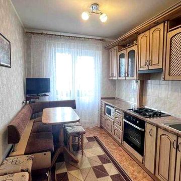 Продаж 3х кім. квартири з ремонтом район Савчука