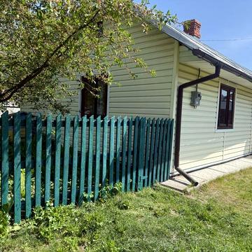 Будинок із земельною ділянкою с. Хлівчани
