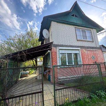 Доглянута дача з усіма зручностями