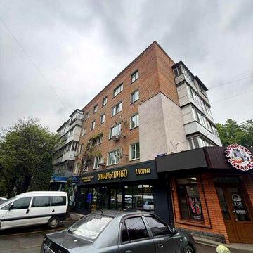 Продаж 4-кімнатної квартири по вул. Тищика