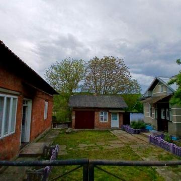Продам два будинки в одному господарстві. Від власника