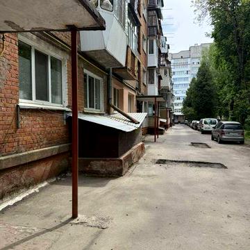 Подаж 2-кімнатної квартири по вул. Інститутській