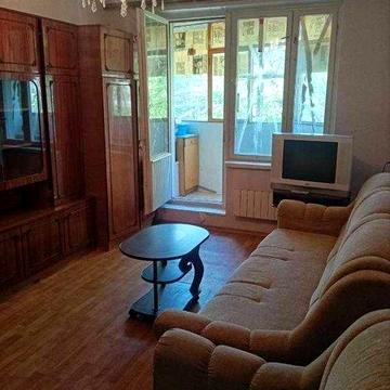 Продам 1 комнатную квартиру Салтовка р-н Роста Героев Труда.