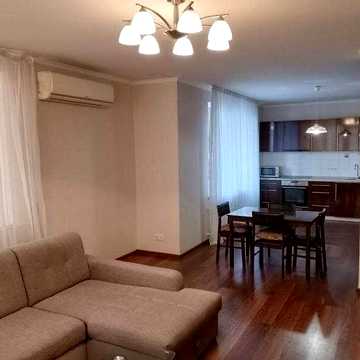 Продам 2-х комн. квартиру на Маршала Говорова рядом с парком.
