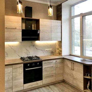 Продам 2-кімнатну «сталінку» на проспекті Гагаріна (Лесі Українки)