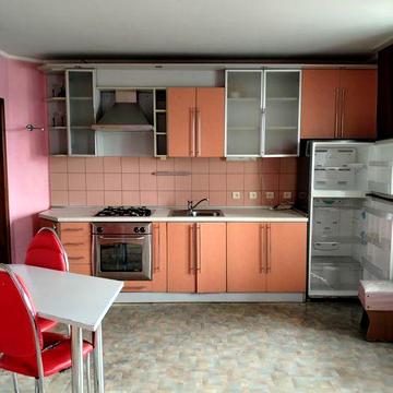 Сдам просторную 2 ккв+ гараж   Холодная Гора