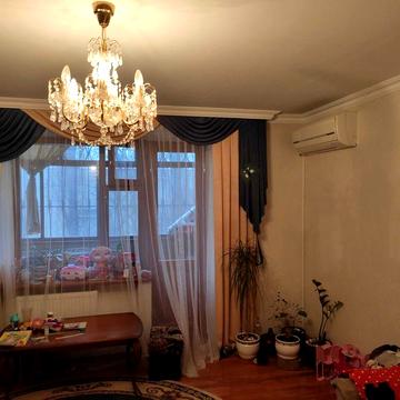 Продаж 3-кім квартири, 2 поверх, цегляний будинок, гарний стан