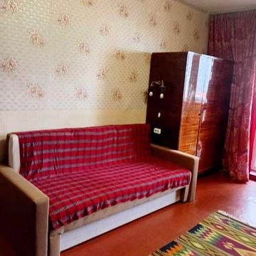 Станція метро «Житомирська» 2 хв. пішки. Вул. Мирослава Поповича.