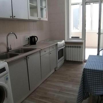 Старонаводницька вул., 4-Б