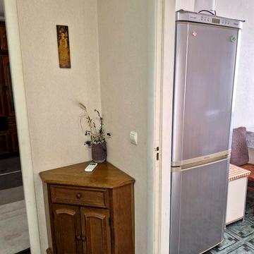 Сдаю приличную  2х комнатную квартиру на площади Победы.