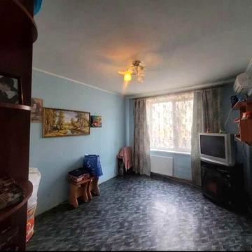 Продам 3к квартиру перший поверх, два балкона , Холодногірська, біля ринку Казка ( 89185)