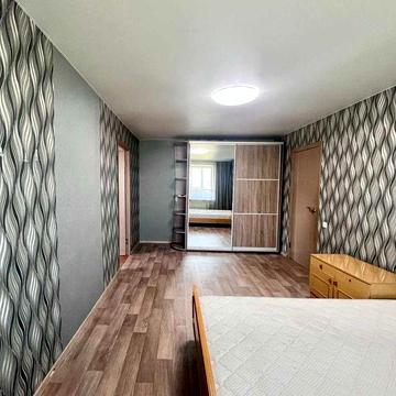 2-х комн., Кирпич, пр. Свободы ЖД-автовокзал Мебель + Техника