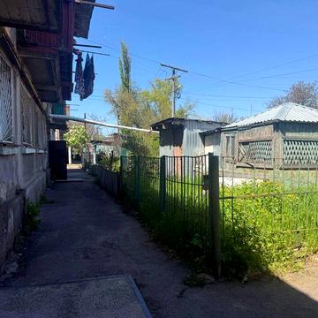 Продам двухкомнатную квартиру 
38 метров 
1/2 этажного дома 
Под Ремонт, спс 3+
Готовы под программы 
Цена 18000$
+3809940740