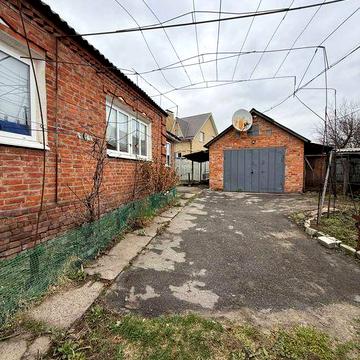 Здам будинок Мерефа ( центр )
