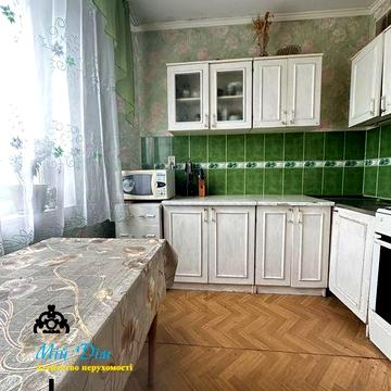 Трикімнатна квартира по вул. Чорновола!