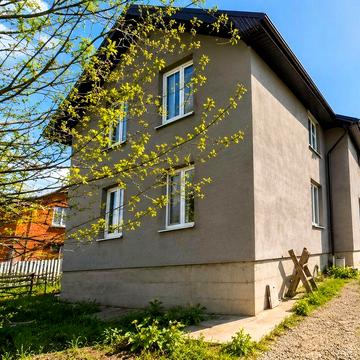 Продаж двоповерхового будинку, Чугуїв