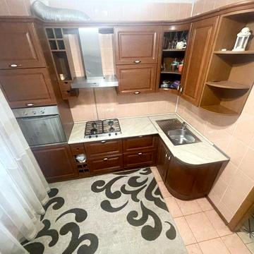 Стильна Чешка з Гарним Ремонтом на Північному