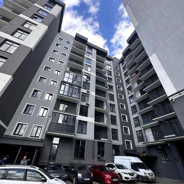 Видова на місто 2-кім. квартира 70 м2. Будинок зданий та обжитий. Є Оселя