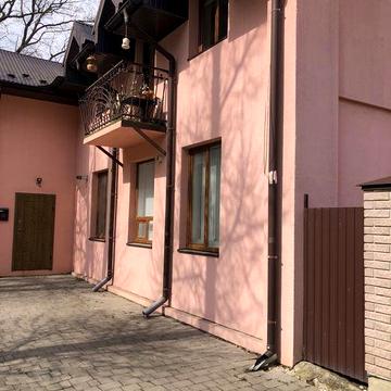 Продаю двокімнатну квартиру біля парку ЖК Приватний будинок