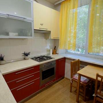 Продам 1 к .полнометражную кв-ру в центре по ул.Независимой Украины