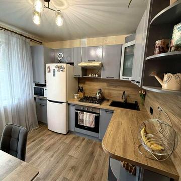 Затишна 2к квартира з гаражем р-н Н.Балашівка