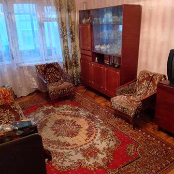 Сдам 1 ком . квартиру ул.  Дмитрия  Апухтина  (бывшая Матросова)