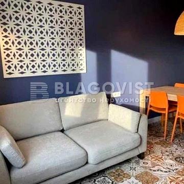 4-к, 122м2 квартира з ремонтом. Продаж. Дмитрівська 80