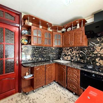 Продаж 2-к квартири в Тепличному